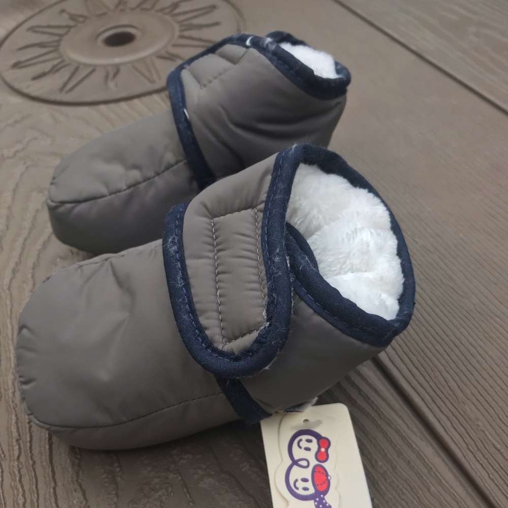 🛍 BRAND NEW Baby boots 6-12 months
